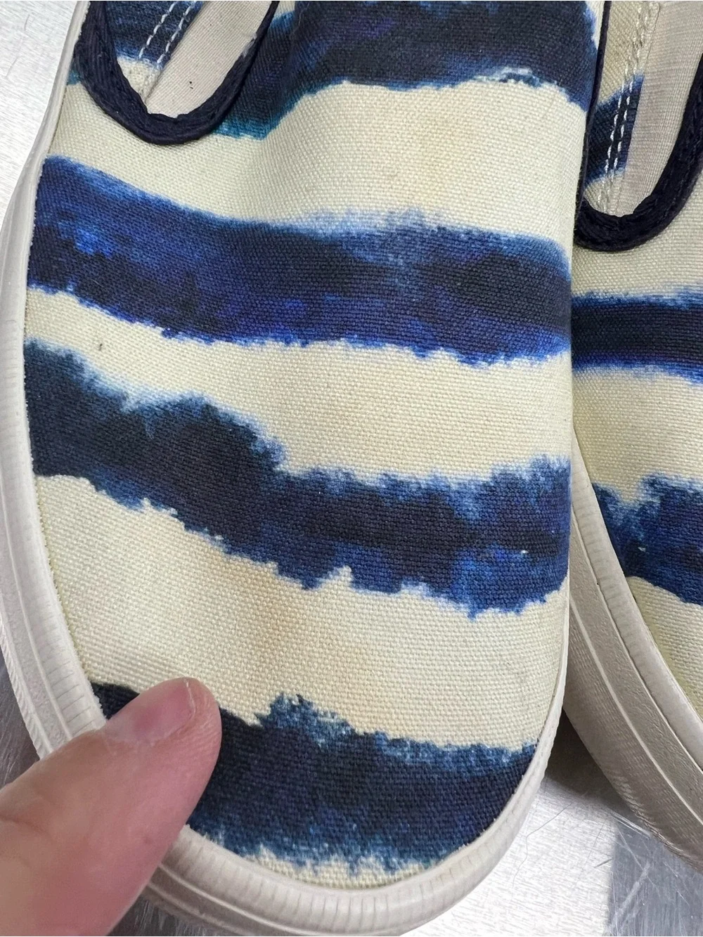 Sperry Slip-On Sneakers in Navy and Cream Wave Stripe Women’s 10